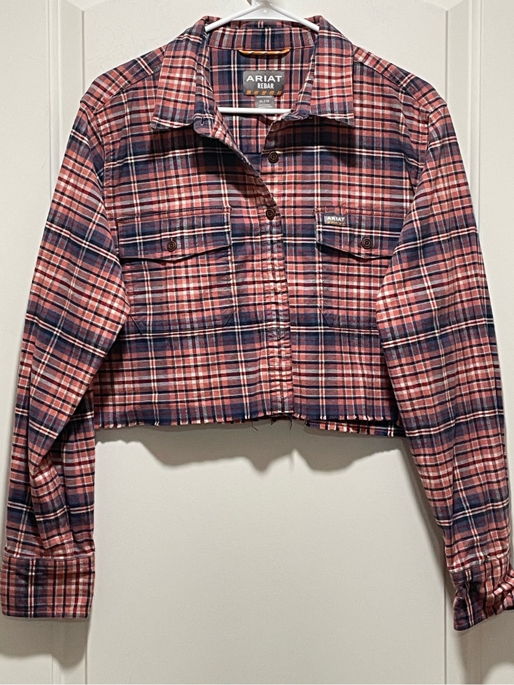 Ariat Rebar Concert Ready! Sz XL Raw Hem Cropped Plaid Flannel Shirt Pink Navy